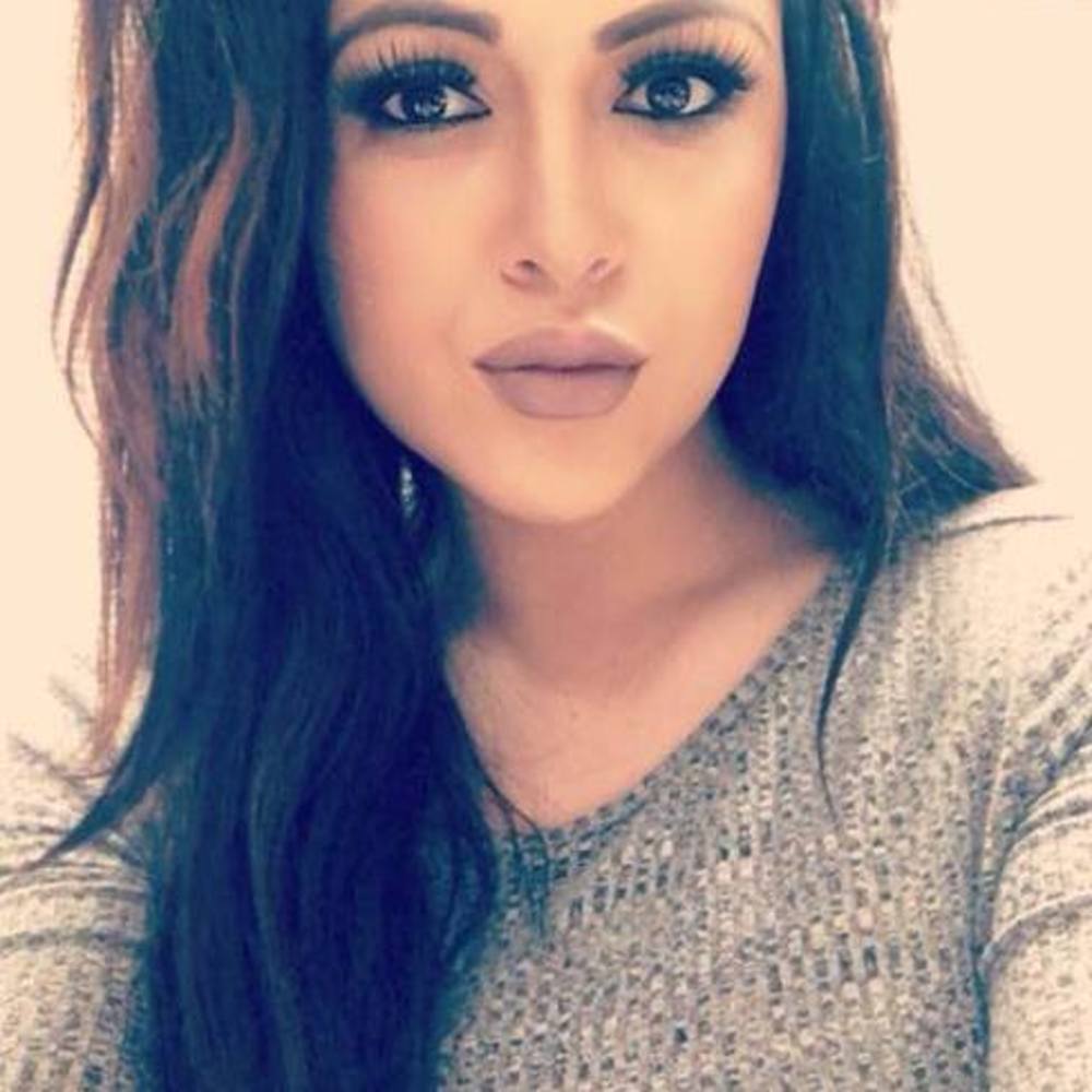 Meet your Posher, Estela